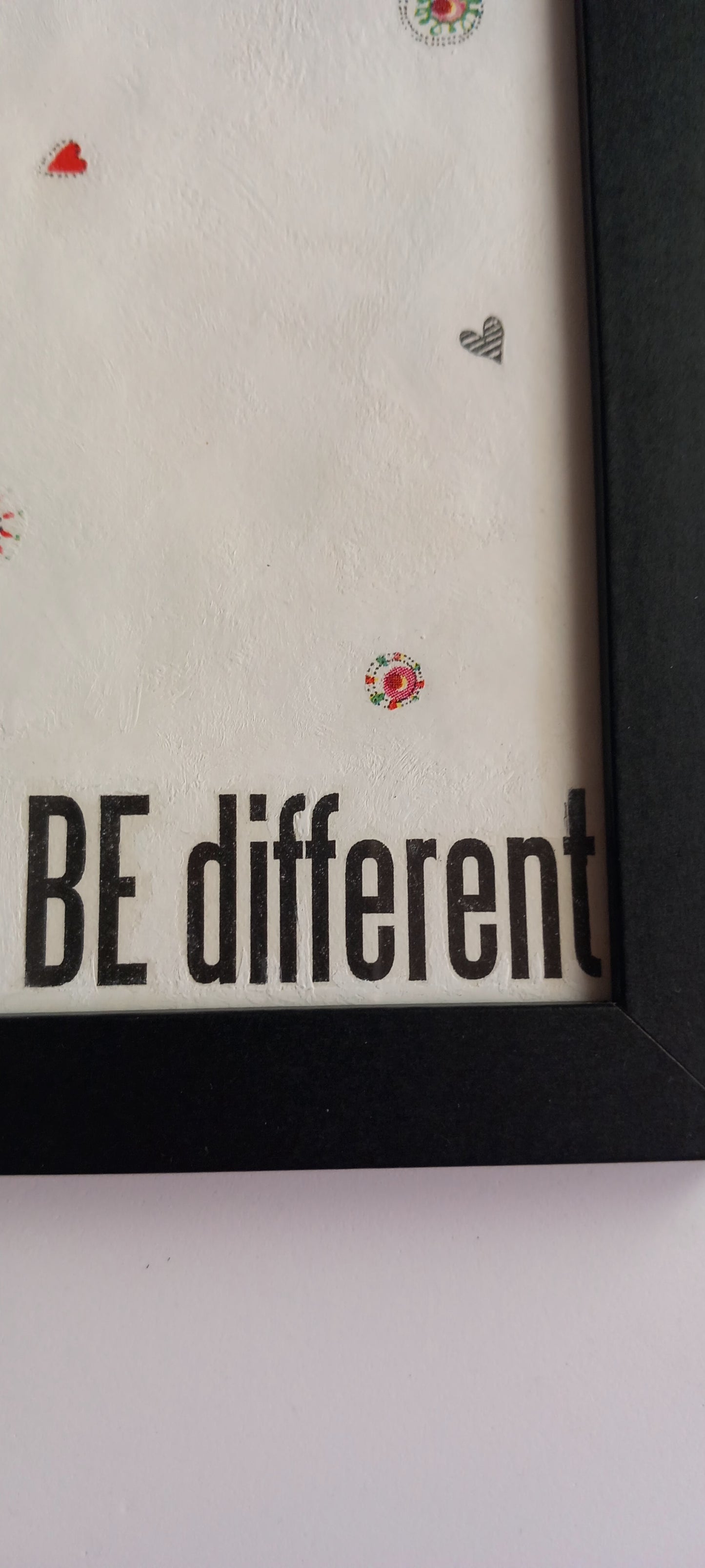 Lámina Gato "Be Different"
