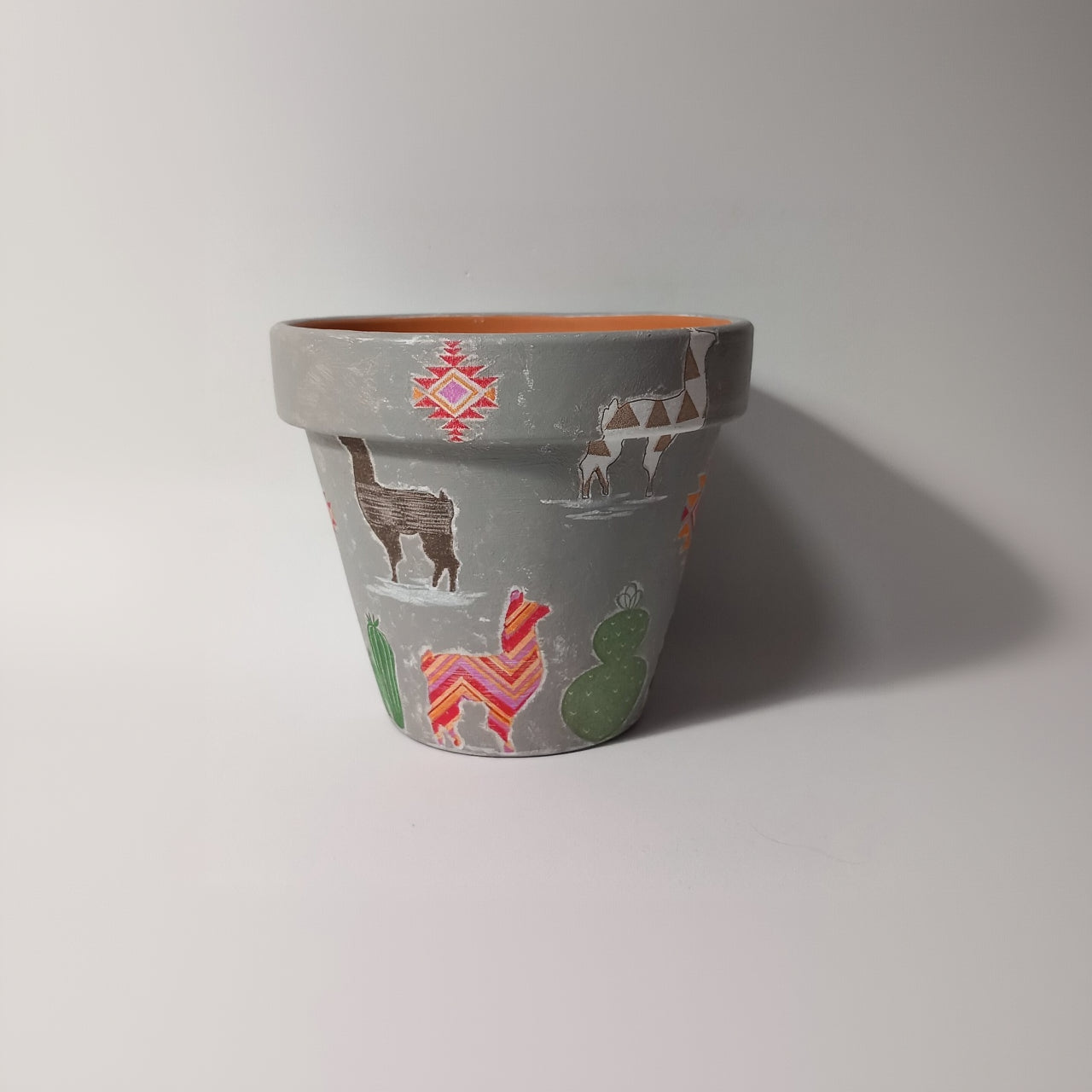 Maceta gris Las llamas